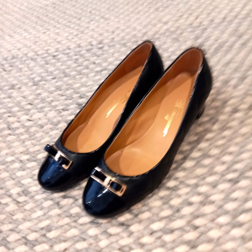 Ferragamo black quilted mules small heel with patent leather toes - Picture 1 of 5